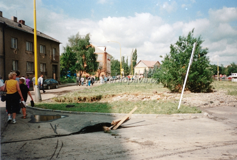 skody1997 (11).jpg - Povodně 1997, škody -  Ratibořská ulice